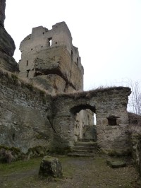 jedno z nádvoří hradu