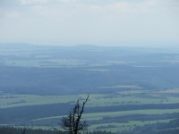 Pecný - výhled na větrné elektrárny Horní Loděnice