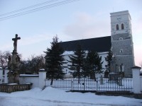 kamenný kříž a kostel sv. Kunhuty - Paseka