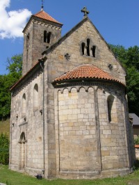 románský tribunový kostel Panny Marie v Mohelnici n. J.