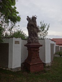 Město Vlašim a socha sv. Jana Nepomuckého