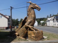 Obec Ronov nad Sázavou a zajímavá socha draka od Michala Olšiaka