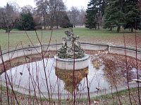 Obrázky z Brna – sochy, sousoší, pomníky či památníky VII – Sousoší tří rybařících chlapců v parku Lužánky