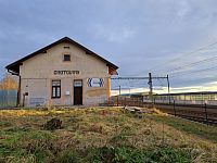 Obec Chotoviny a místní železnice s nádražím