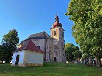 Obrázky z Broumovska a kostel Všech svatých v Heřmánkovicích