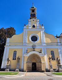 Obrázky z Broumovska a kostel Nanebevzetí Panny Marie v Polici nad Metují