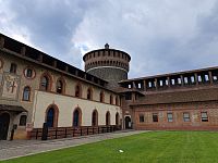 Obrázky z Milana a Dáma s hranostajem v Castello Sforza a v Krakově