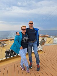 Na trajektu z Kielu do Oslo si sluníčko hrálo na schovávanou s mraky za slušné asistence silnějšího větru. My jsme však v trikách Northfinder nemuseli řešit ani teplo, ani chlad. Obstály na jedničku.