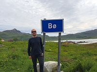 Z „Å“ do „Bø“ v trikách od firmy Northfinder.