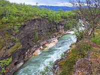 Obrázky ze Švédska – vyhlídka na řeku Abiskojåkka a Dag Hammarskjöldsleden