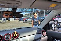 V přístavu Kiel Norwegenkai vyhlížíme náš trajekt. Hodinu a půl čekáme, popojíždíme a opět jako v minulých letech se snažíme pochopit jejich systém naloďování, ale opět se nám to nedaří.