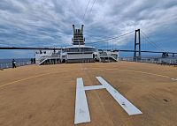 Také tentokrát konstatuji, že kapitán lodi je zkušený mořský vlk. Podařilo se mu bez problémů podeplout most Velký Belt, který spojuje Kodaň a dánskou pevninu.