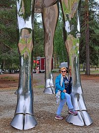 Nablýskaný nerezový los Storelgen vypadá pořád skvěle. Moje ženuška také.