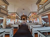 Je otevřeno, tak proč nenahlédnout do interiéru.