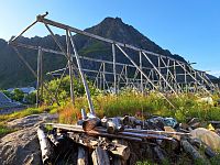 Lofoty mají jedinečné mikroklima pro sušení ryb, ne tak chladné, aby ryba zmrzla, a ne tak mírné, aby se rozložila. Žádná jiná země na světě nemůže konkurovat Lofotám ve způsobu konzervování ryb.