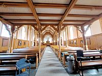 Žlutý dřevěný kostel Vågan známý také jako „Lofotská katedrála“ byl postaven v roce 1898.