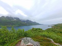 Každou chvíli zastavujeme, i když víme, že není v lidských silách vidět a vstřebat všechnu tu krásu kolem.