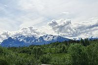 Každou chvíli mačkáme spoušť fotoaparátu, i když víme, že na takové množství foteček nikdo koukat nebude.