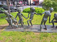 Také v tomto případě jsem nenašel žádné vysvětlení. Ještě budu muset někdy do Narviku zavítat.