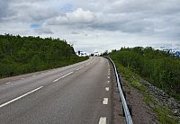 Část silnice mezi Narvikem a Kirunou byla dokončena v roce 1984. Téhož roku byla pokřtěna norským králem Olafem V. a švédským králem Karlem XVI. Gustavem. Od té doby je tento úsek pojmenován Kong Olav Vs vei.