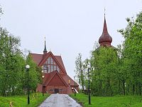 Kostel v Kiruně, postavený v novogotickém stylu v roce 1912 podle návrhu architekta Gustafa Wickmana, je jednou z největších dřevěných staveb ve Švédsku.