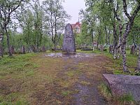 Johan Olof Hjalmar Lundbohm, švédský geolog, chemik, podnikatel, mecenáš a znalec umění ztělesňoval průsečík mezi těžebními zájmy a sámskou populací a měl velký vliv, jak se vyvíjely názory ve společnosti k původnímu obyvatelstvu.