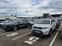 Druhý den jedeme do přístavu k terminálu Color Line, kde absolvujeme zase stejný, podle našeho názoru lehce chaotický systém naloďování.