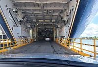 Nakonec nás ale spolkne tlama trajektu a my se jdeme ubytovat.