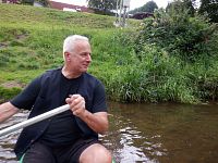 Užíváme si to, jelikož to je nejenom první, ale také poslední sjízdný jez během našeho putování.