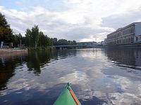 Silueta Hrubého Rohozce na pravém břehu nám ohlašuje, že se blíží Turnov.