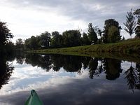 Od Turnova nás Jizera doprovází svým poklidným tokem obvykle v lučinaté krajině.