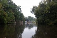 Stále platí, že kouzelná řeka Jizera celkem příjemně teče a vodák může vnímat okolní krajinu, do níž pluje a která se za ním zavírá.