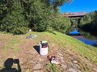 Jakmile se však nebe rozzáří jasnou horkou modří, vstáváme i my a začínáme se připravovat na další plavbu.