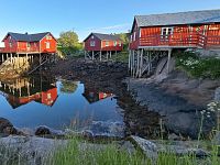 Å se pyšní označením „nejjižnější vesnice Lofot“.