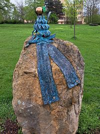 Pomník u kaple sv. Josefa