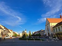 Masarykovo náměstí - Morový sloup a budova radnice