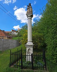 Kyjov – Bohuslavice a sloup se sochou Panny Marie