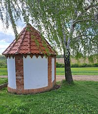 Ostrovánky a kaple Panny Marie