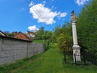 Kyjov – Bohuslavice a sloup se sochou Panny Marie