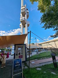 Divadlo Kalich – letní scéna Hvězdné léto pod Žižkovskou věží (Mahlerovy sady)