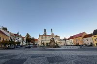 Náměstí Míru a Morový sloup