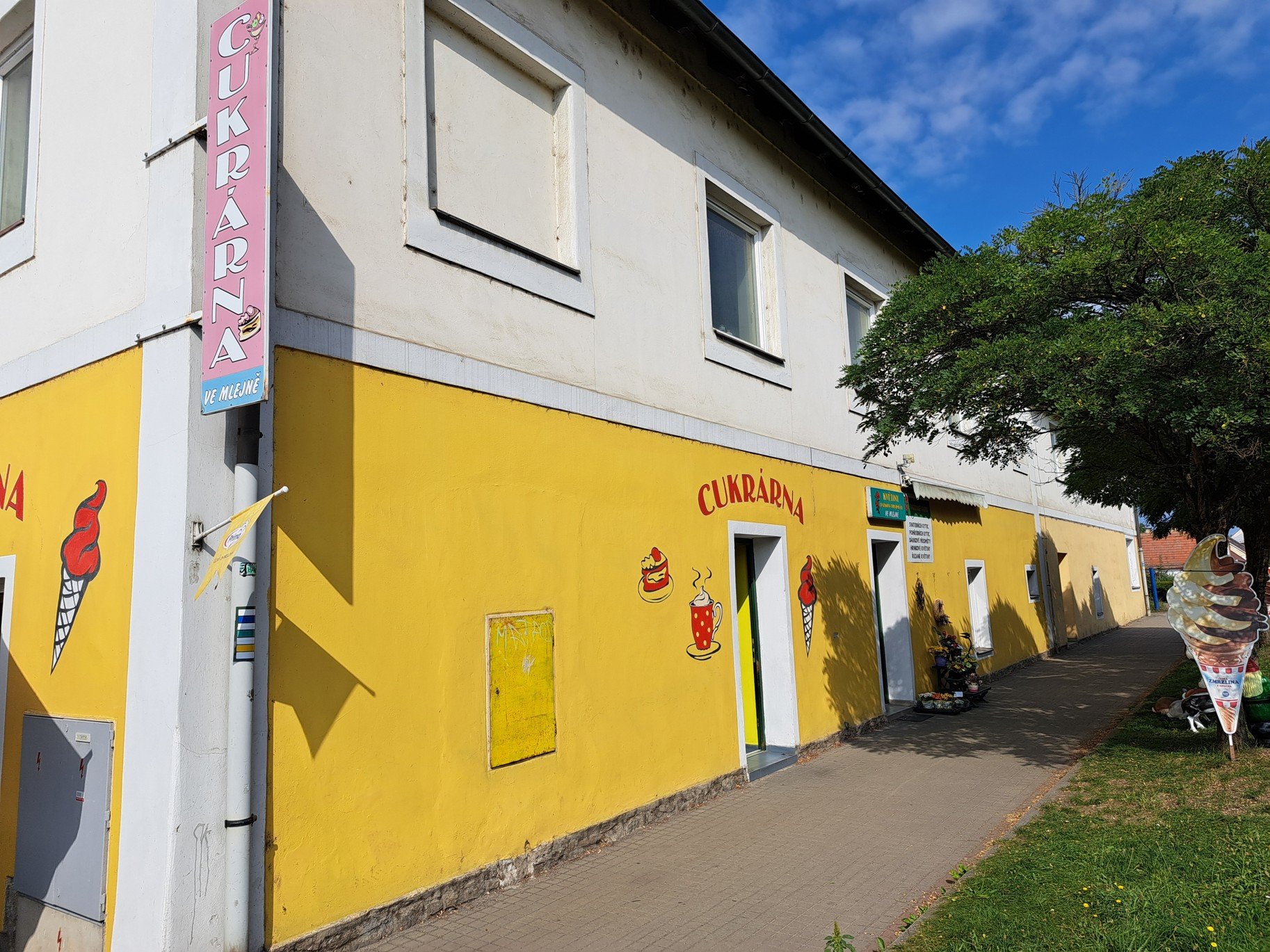 Planá nad Lužnicí a cukrárna Ve Mlejně