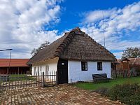 Obrázky z Maďarska a Kóczánův dům ve městě Bük