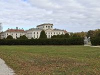 Obrázky z Maďarska a Rosárium Margit Cziráky u zámku Esterháza