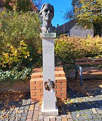 Pomník, který připomíná Ference Liszta.