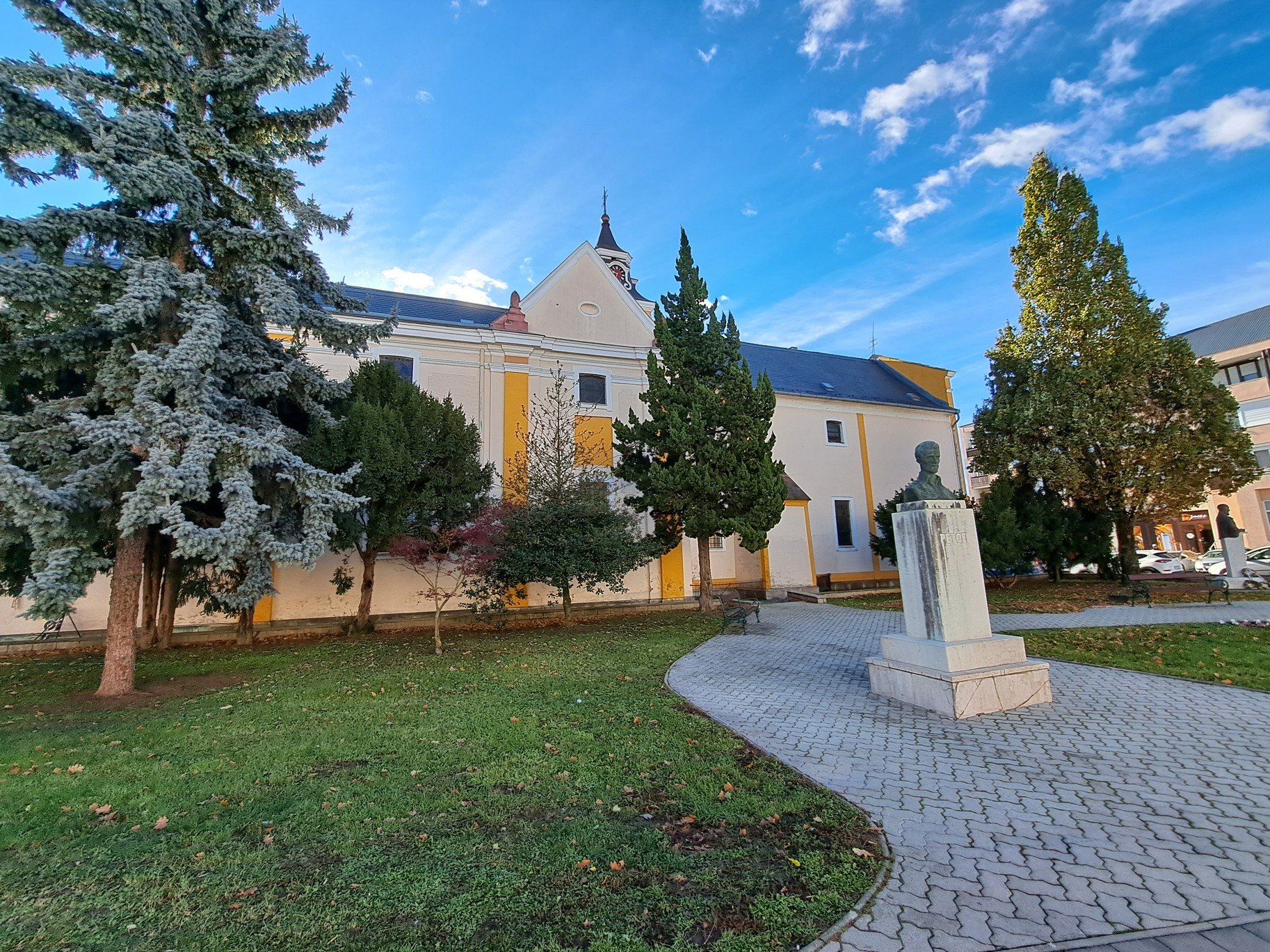 Obrázky z Maďarska a pomník Petőfi ve městě Sárvár