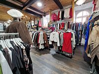 Moudrá žena v obchodě s oděvy umí říct ne, i když myslí ano.