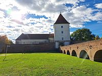 Maďarsko je fascinující směsice historie, kultury a přírody. Potkáváme malebné vesničky i rušná města, kde se mísí vlivy západu a východu.