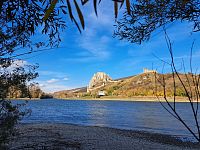 Hladina v místě soutoku těchto řek bývá často dvoubarevná.