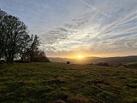 Šumava promlouvá v knihách hlasy spisovatelů Karla Klostermana i Adalberta Stiftera.